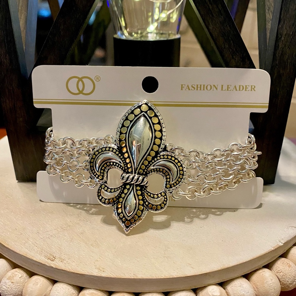 Fashion Leader Fleur de Lis Multichain Bracelet (a6)